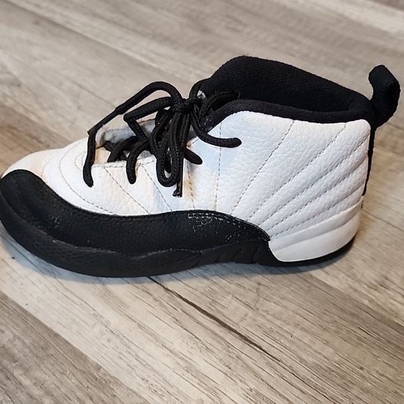 Air Jordan kids shoes - Picture 2 of 5